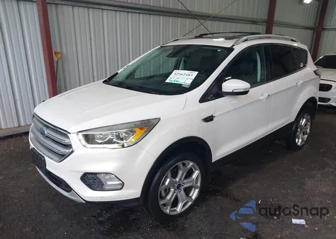 2017 Ford Escape Titanium из США, поврежденный, VIN 1FMCU9J93HUE30852